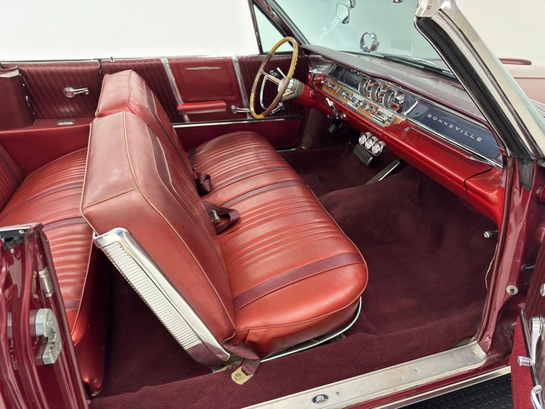 Pontiac-Bonneville-1963-Marimba-Red-Red-44
