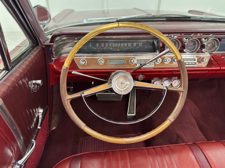 Pontiac-Bonneville-1963-Marimba-Red-Red-46