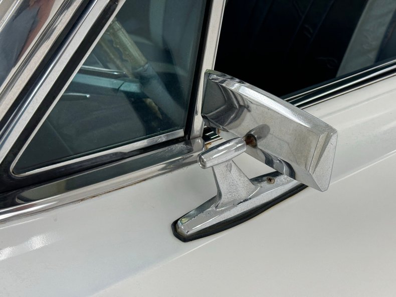 Pontiac-Catalina-1964-Cameo-Ivory-Dark-Blue-13