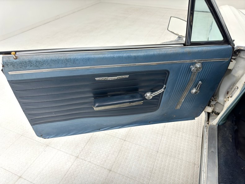 Pontiac-Catalina-1964-Cameo-Ivory-Dark-Blue-32