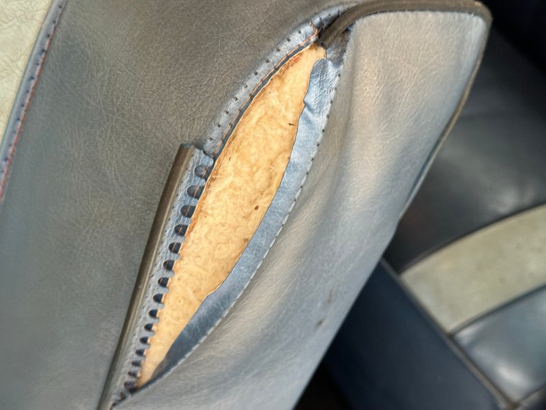 Pontiac-Catalina-1964-Cameo-Ivory-Dark-Blue-36