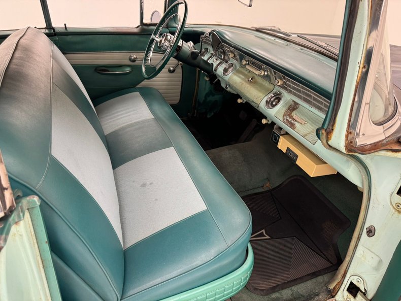 Pontiac-Chieftain-1956-Hialeah-Green-Medium-Green-26