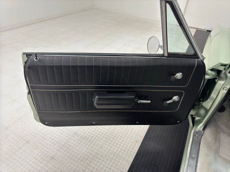 Pontiac-Executive-1968-Springmist-Green-White-23