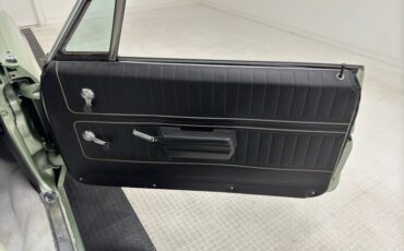 Pontiac-Executive-1968-Springmist-Green-White-24