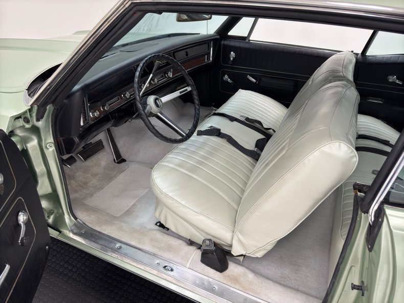 Pontiac-Executive-1968-Springmist-Green-White-26