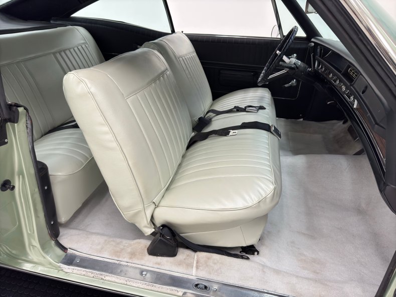 Pontiac-Executive-1968-Springmist-Green-White-28