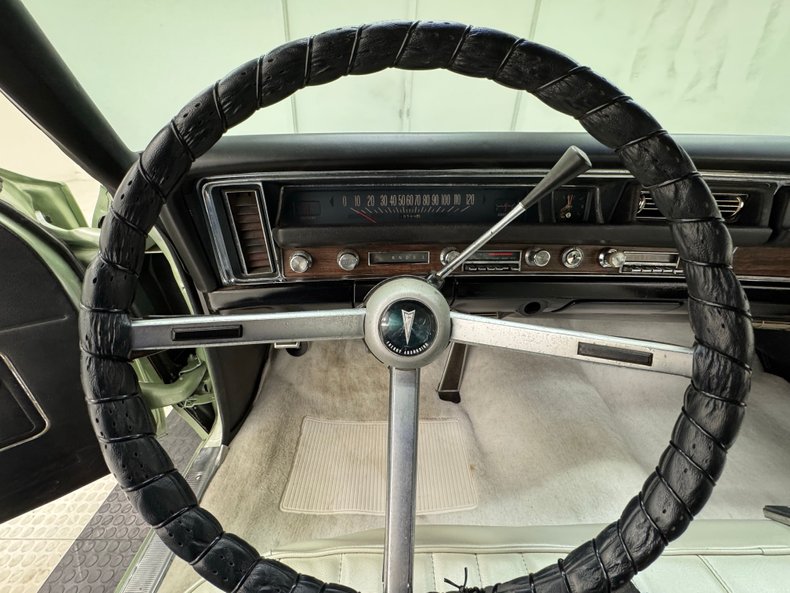 Pontiac-Executive-1968-Springmist-Green-White-31