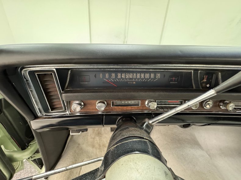 Pontiac-Executive-1968-Springmist-Green-White-32