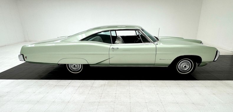 Pontiac-Executive-1968-Springmist-Green-White-6