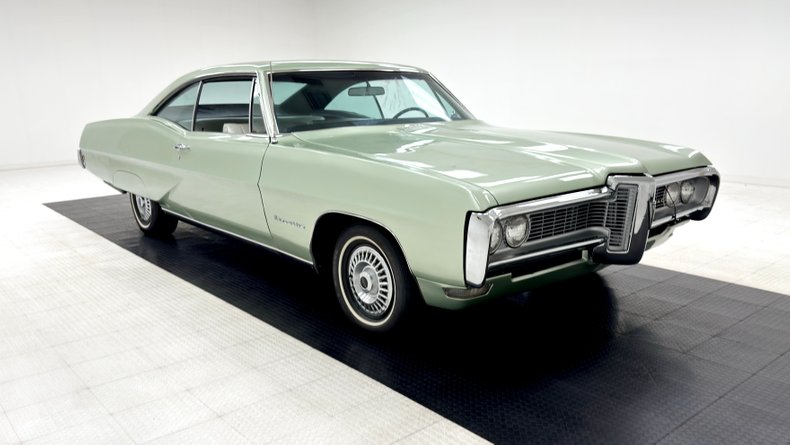 Pontiac-Executive-1968-Springmist-Green-White-7