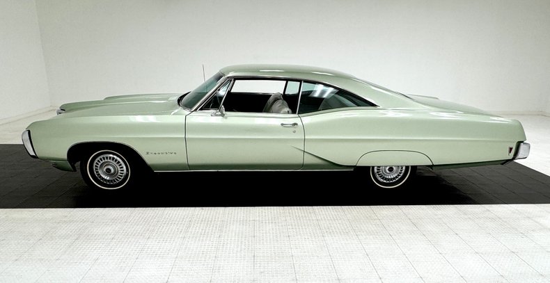 Pontiac-Executive-1968-Springmist-Green-White