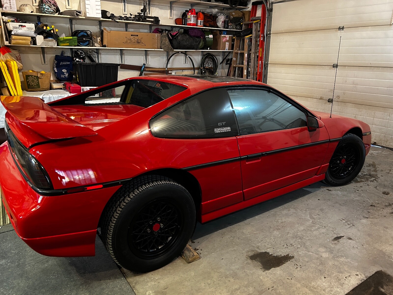 Pontiac-Fiero-1986-Coupe-10
