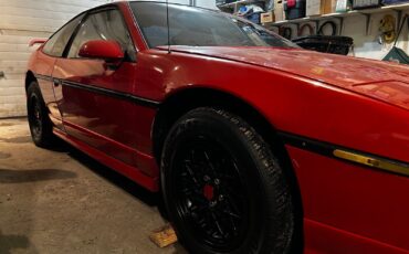 Pontiac-Fiero-1986-Coupe-4