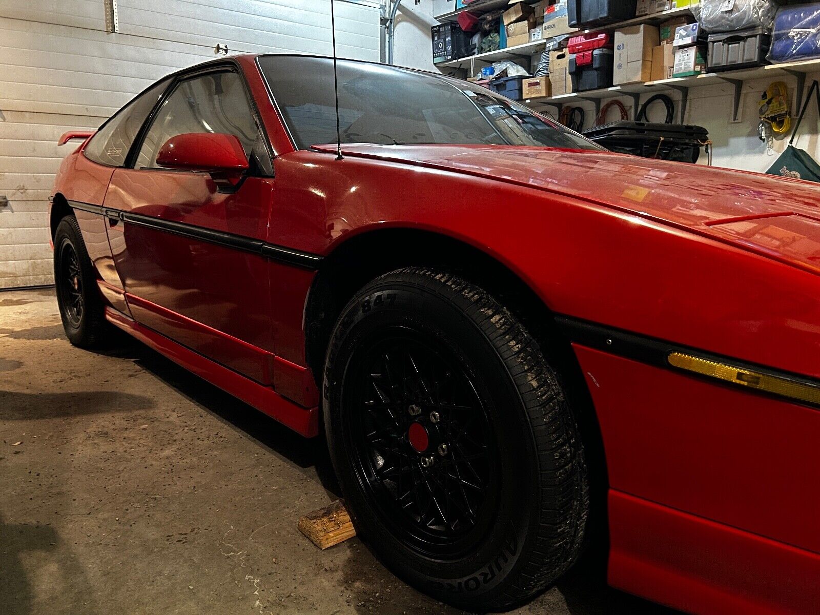 Pontiac-Fiero-1986-Coupe-4