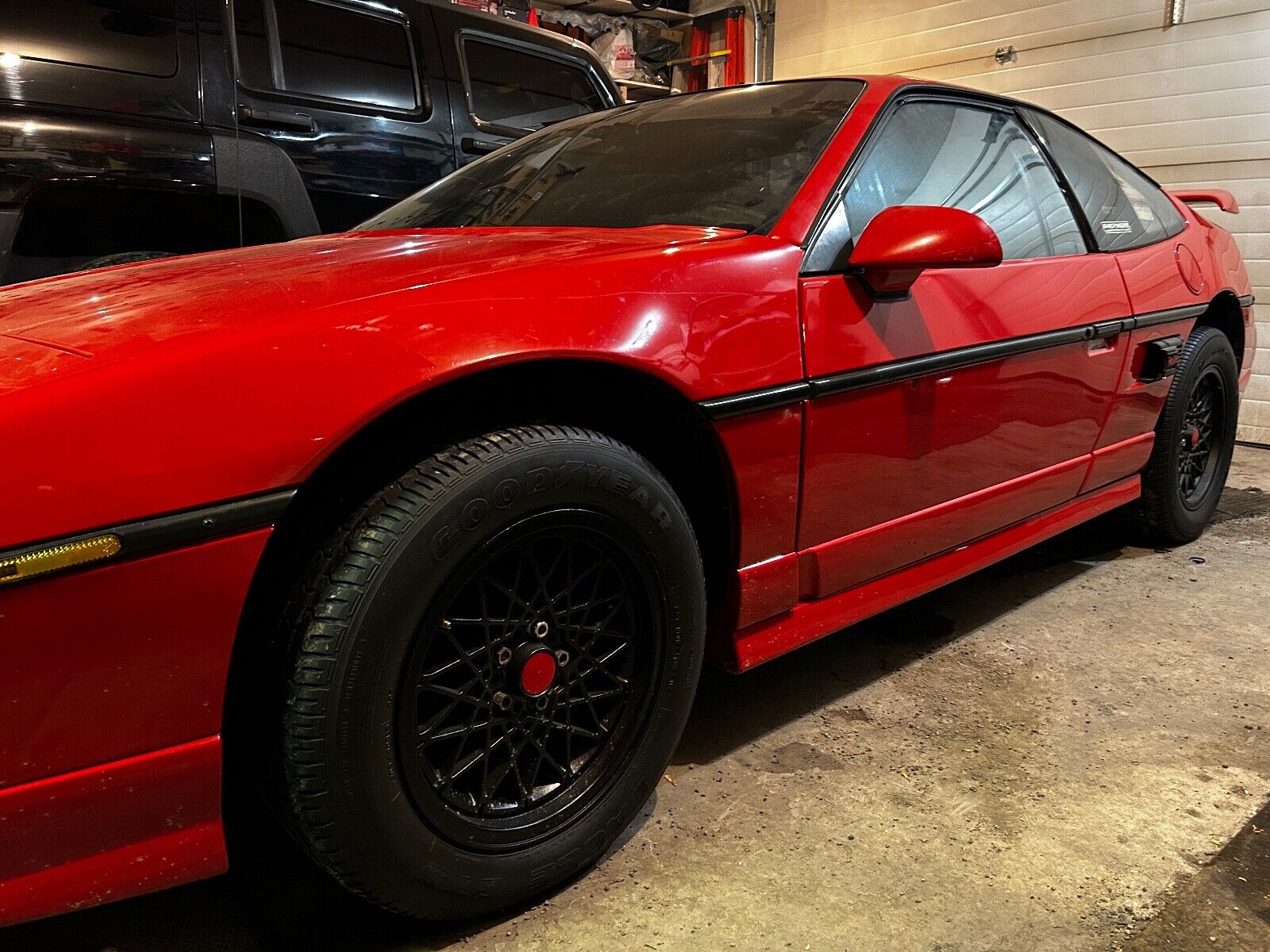 Pontiac-Fiero-1986-Coupe-8