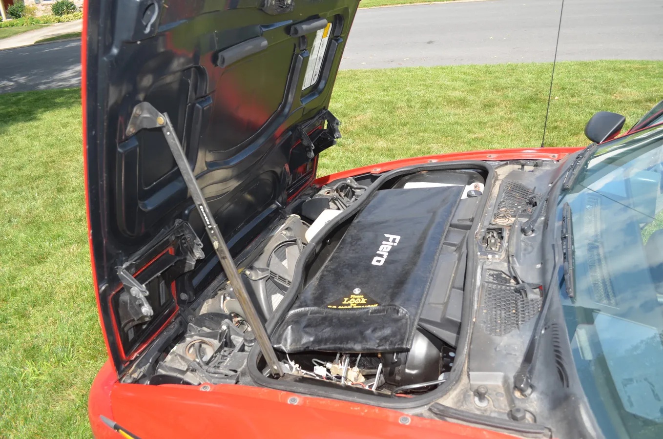 Pontiac-Fiero-1986-Red-Grey-1