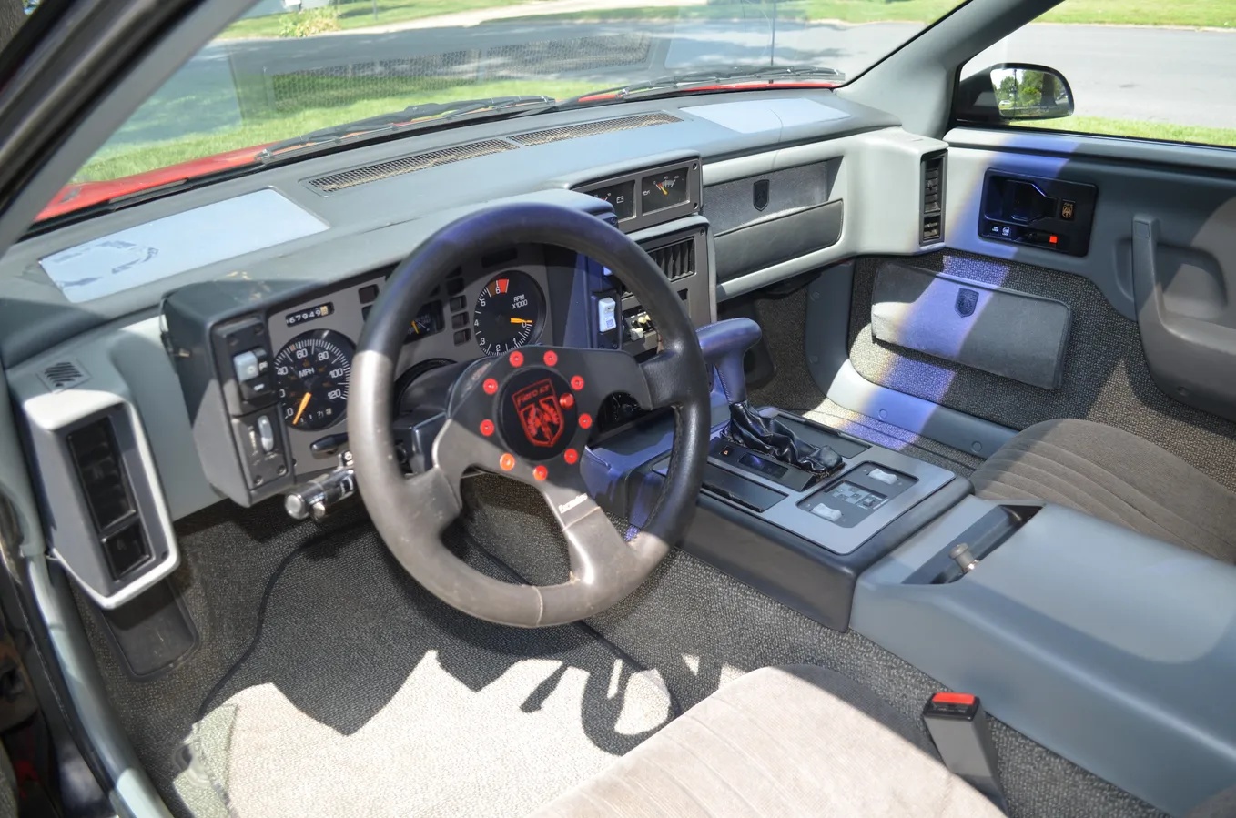 Pontiac-Fiero-1986-Red-Grey-13