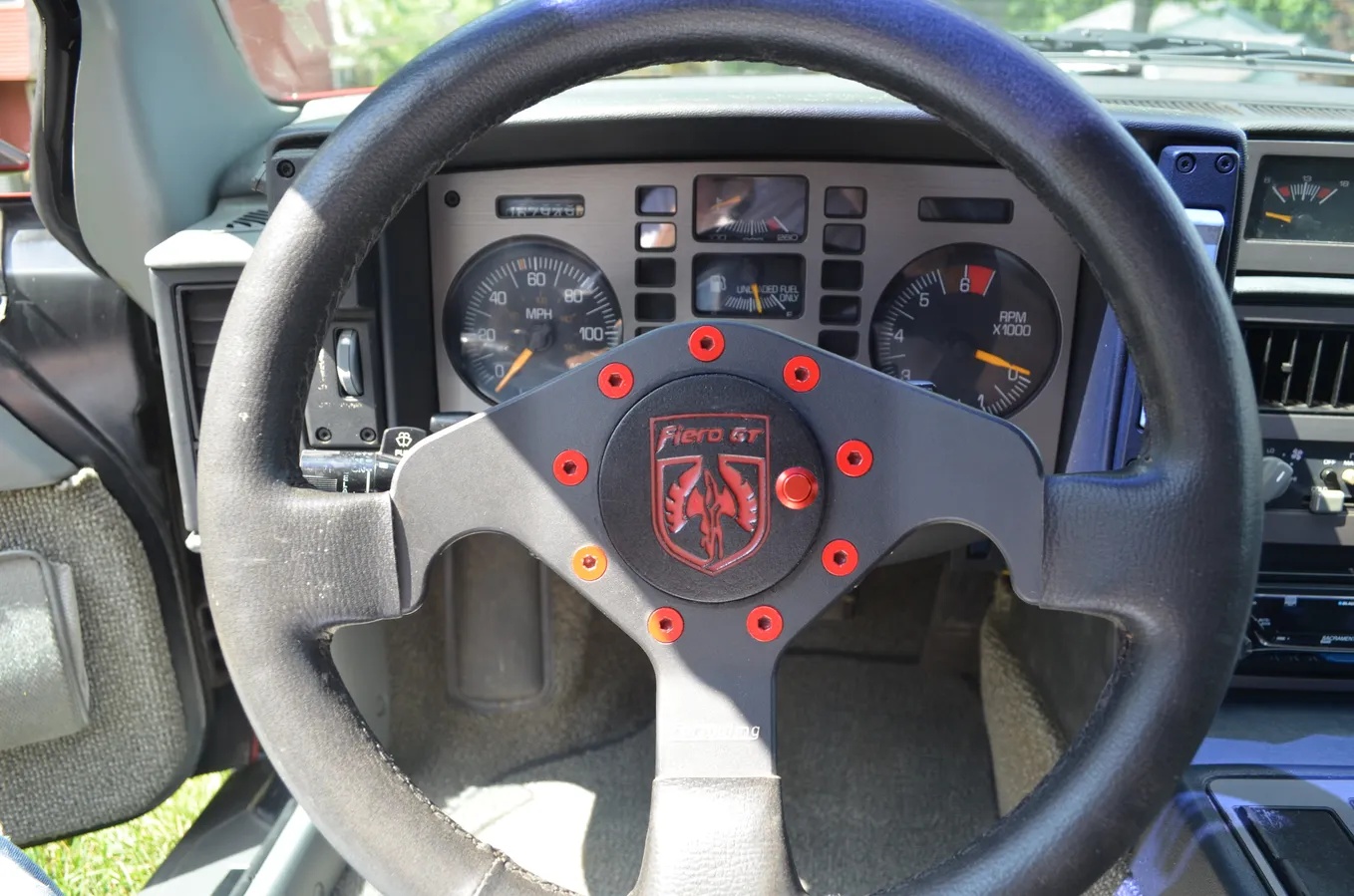 Pontiac-Fiero-1986-Red-Grey-14