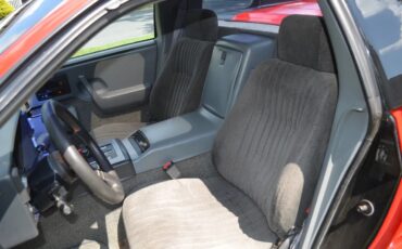 Pontiac-Fiero-1986-Red-Grey-15