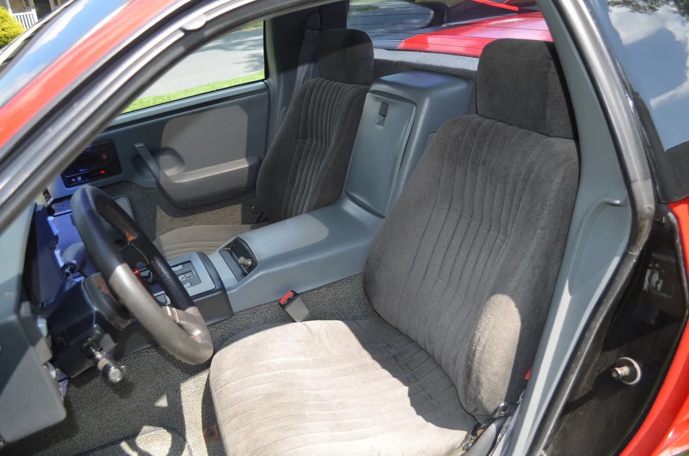 Pontiac-Fiero-1986-Red-Grey-15