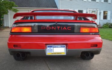Pontiac-Fiero-1986-Red-Grey-2