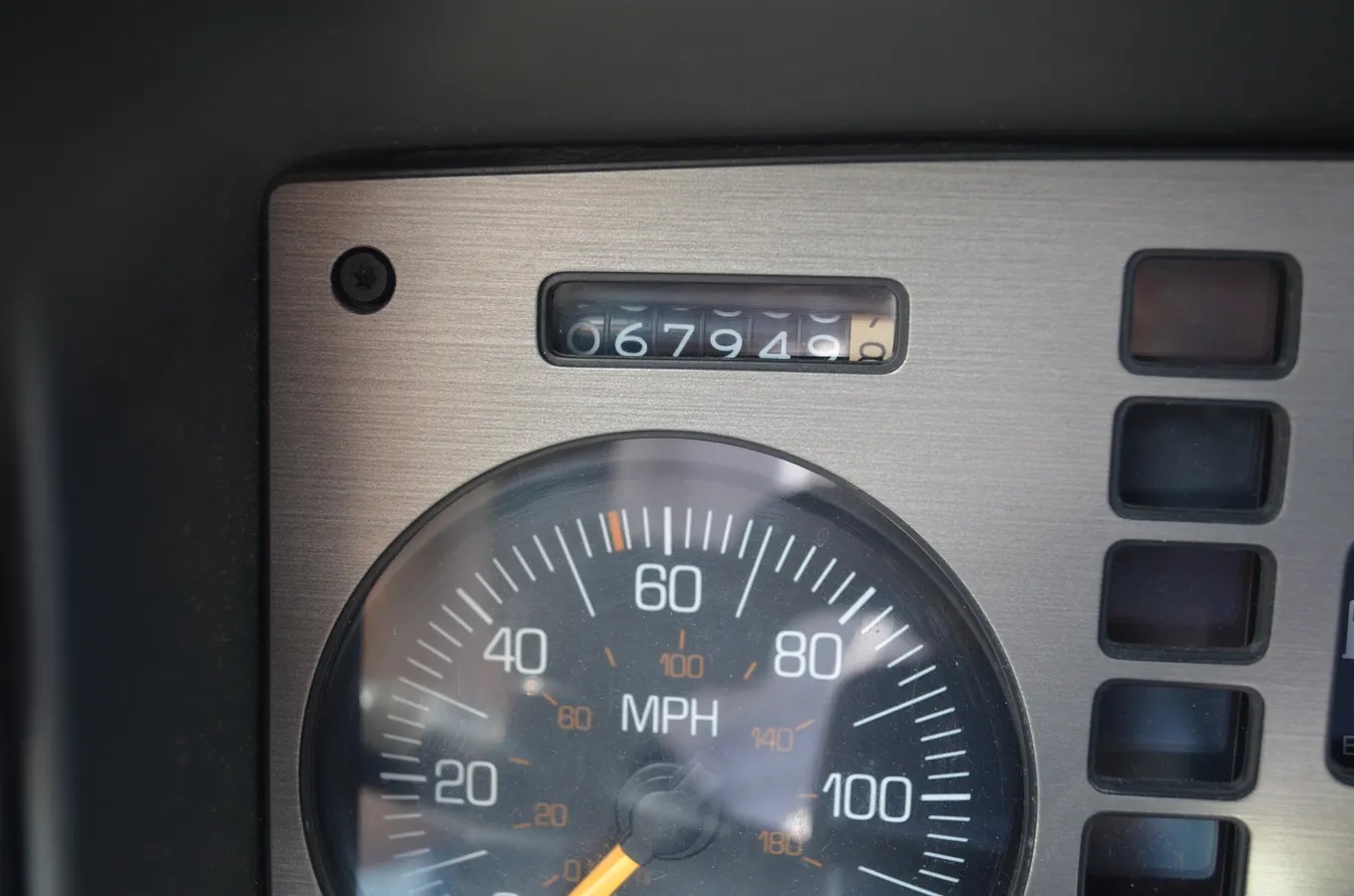 Pontiac-Fiero-1986-Red-Grey-5