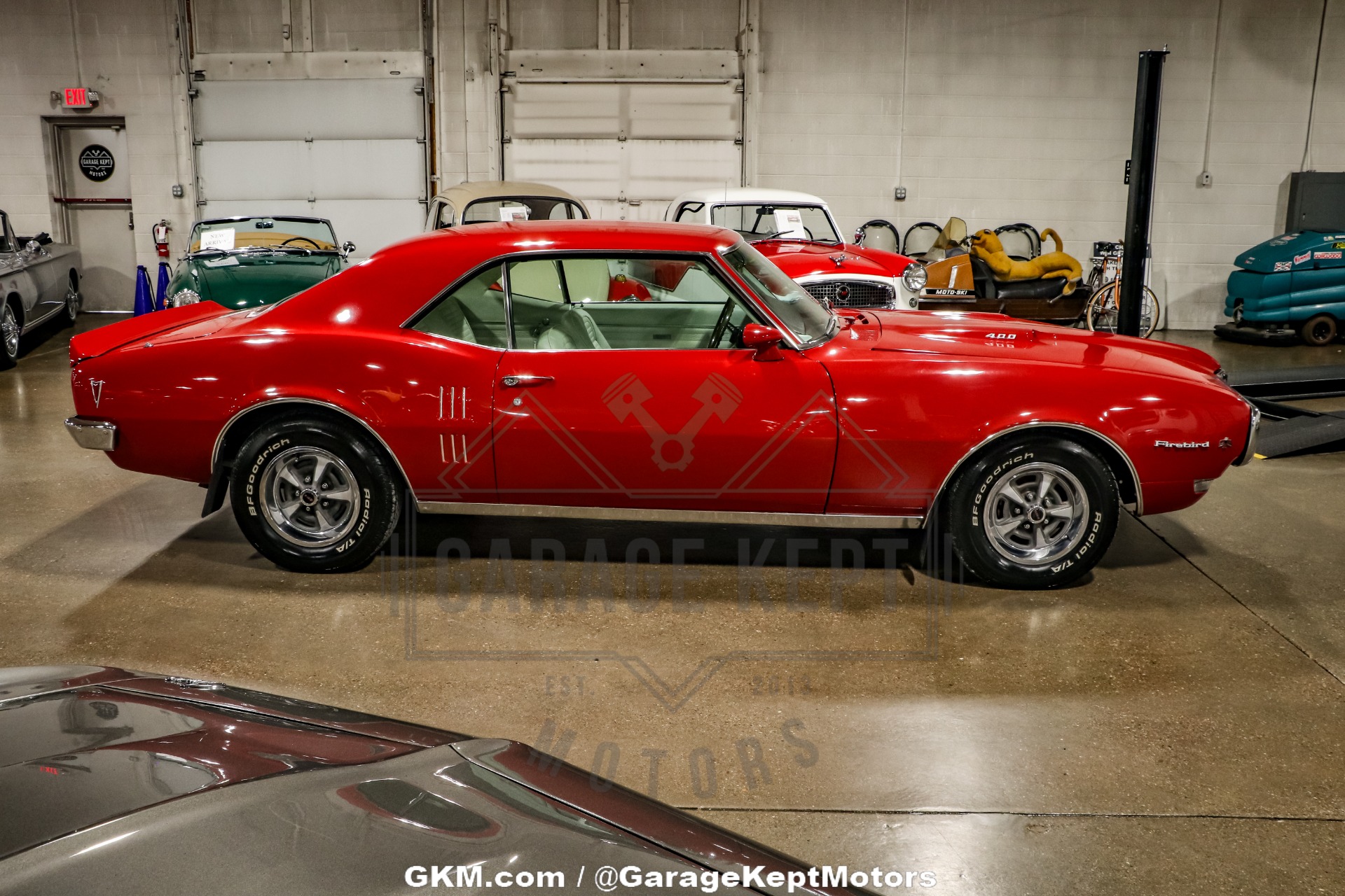 Pontiac-Firebird-1968-Red-White-28