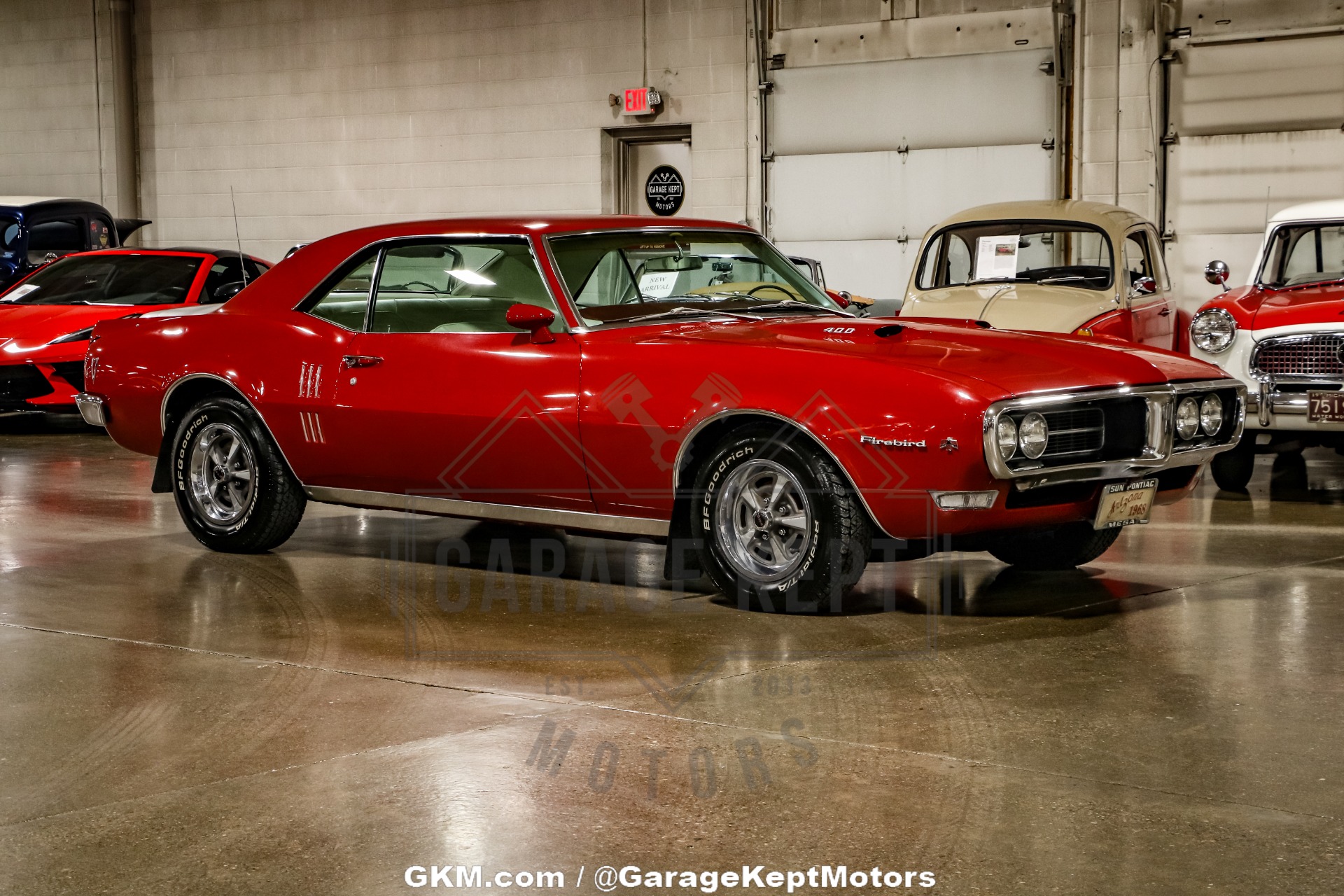 Pontiac-Firebird-1968-Red-White