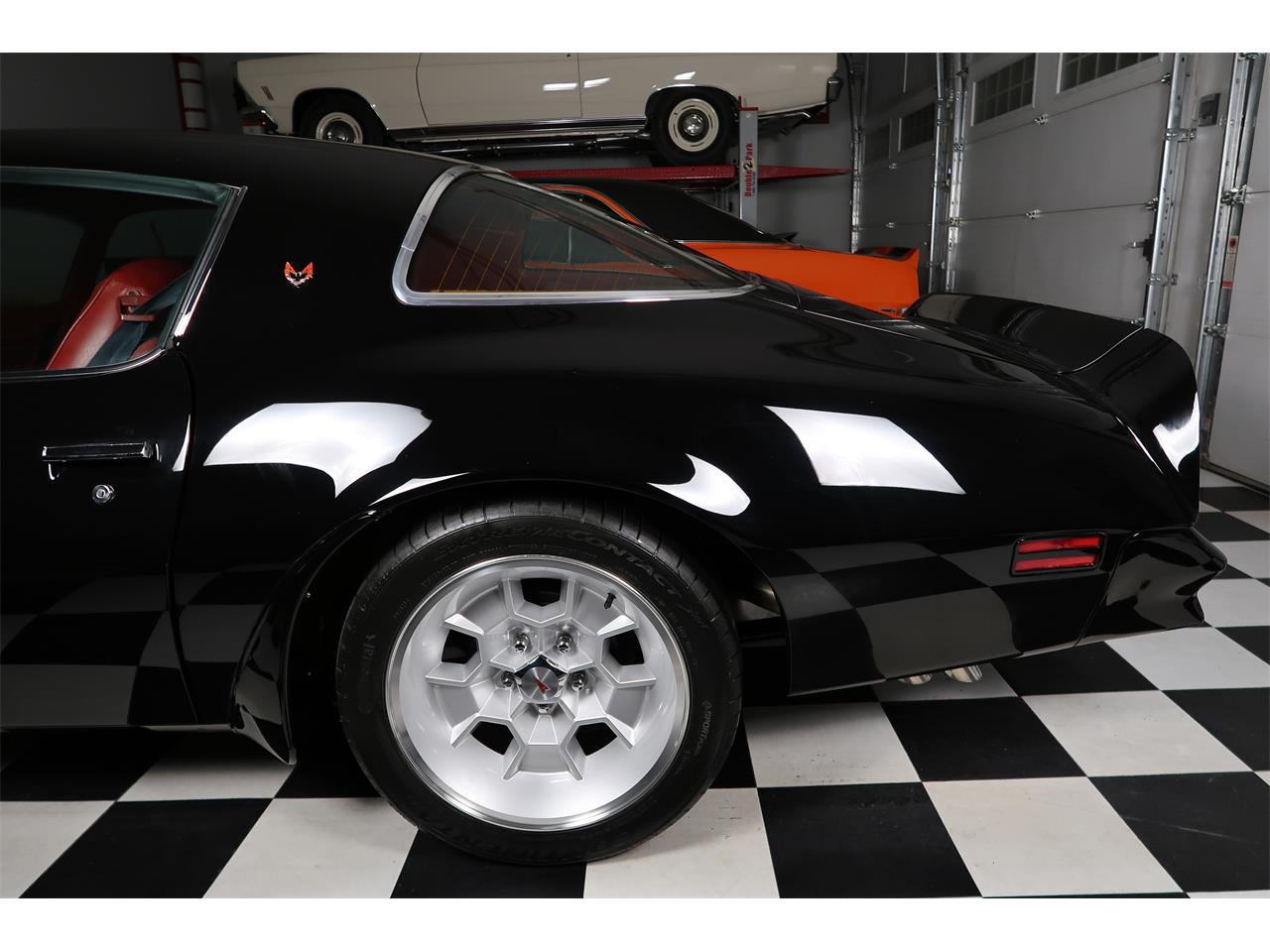 Pontiac-Firebird-1976-Starlight-Black-Red-3