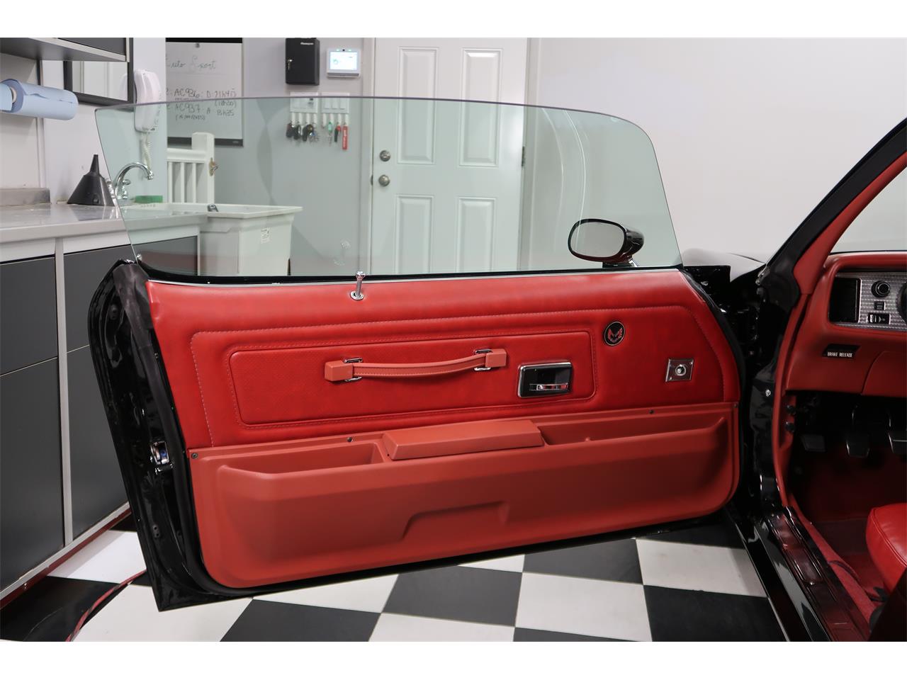 Pontiac-Firebird-1976-Starlight-Black-Red-45