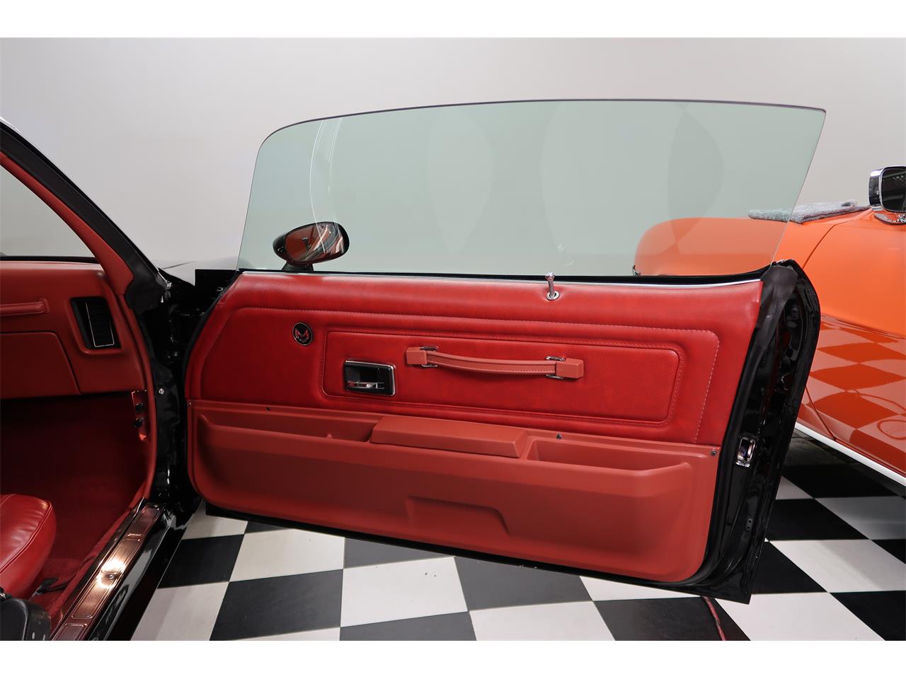 Pontiac-Firebird-1976-Starlight-Black-Red-58