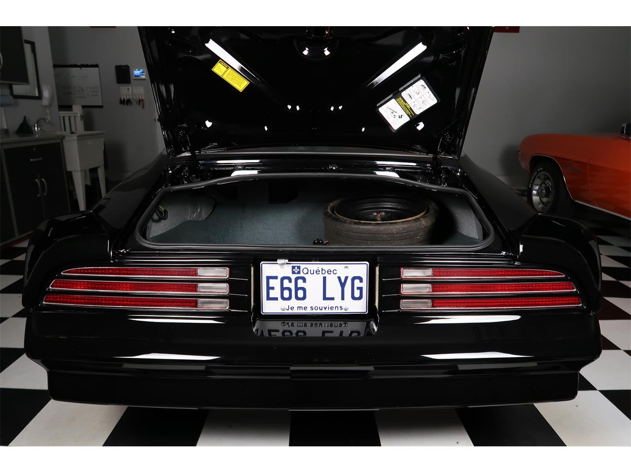 Pontiac-Firebird-1976-Starlight-Black-Red-68