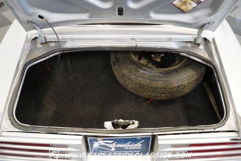 Pontiac-Firebird-1977-Silver-Red-14