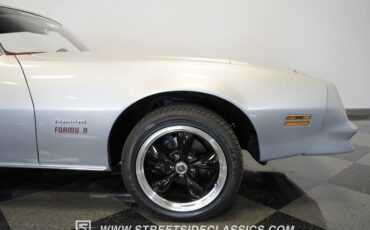 Pontiac-Firebird-1977-Silver-Red-27