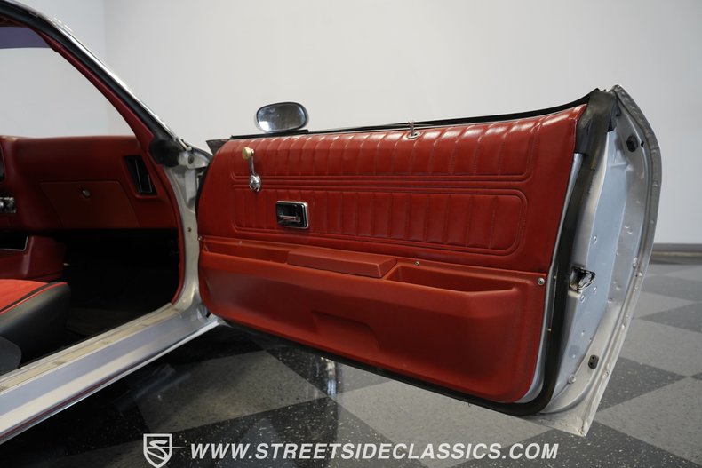 Pontiac-Firebird-1977-Silver-Red-32