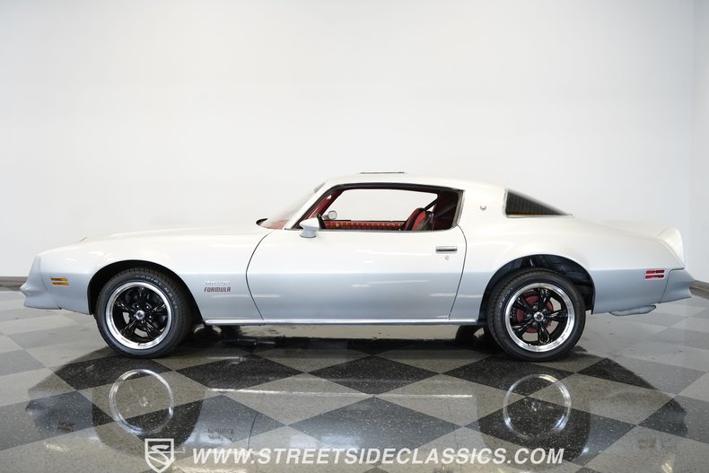 Pontiac-Firebird-1977-Silver-Red-42