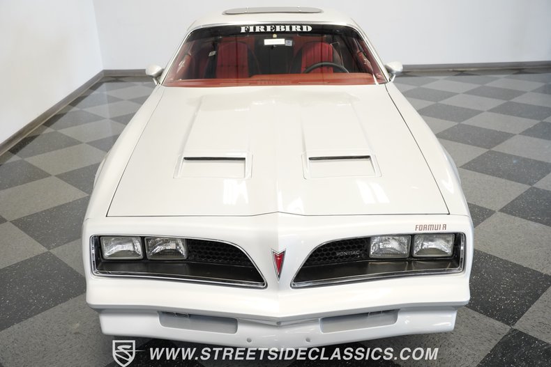 Pontiac-Firebird-1977-Silver-Red-46