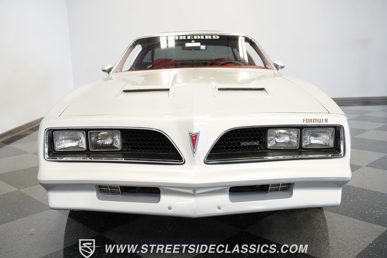 Pontiac-Firebird-1977-Silver-Red-47