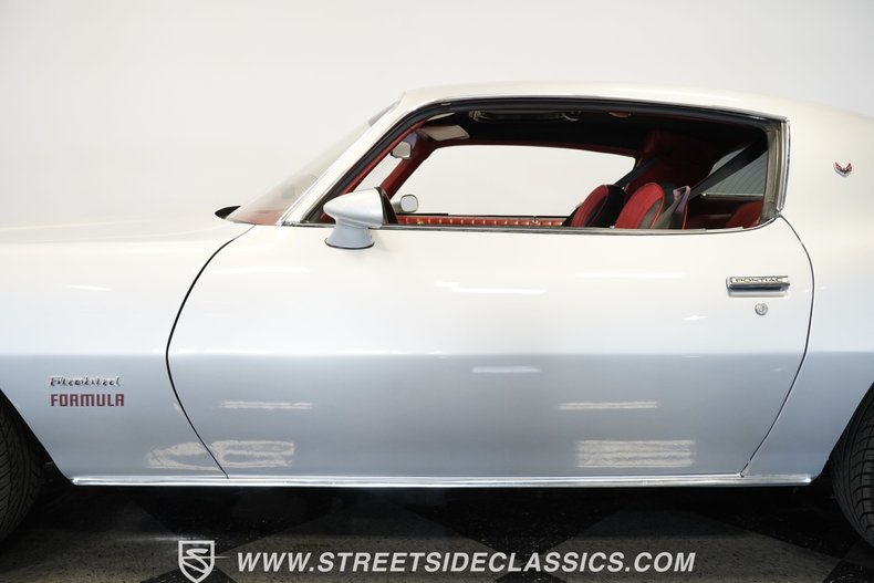 Pontiac-Firebird-1977-Silver-Red-5