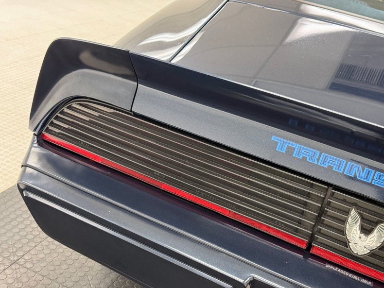 Pontiac-Firebird-1981-Nightwatch-Blue-Dark-Blue-24