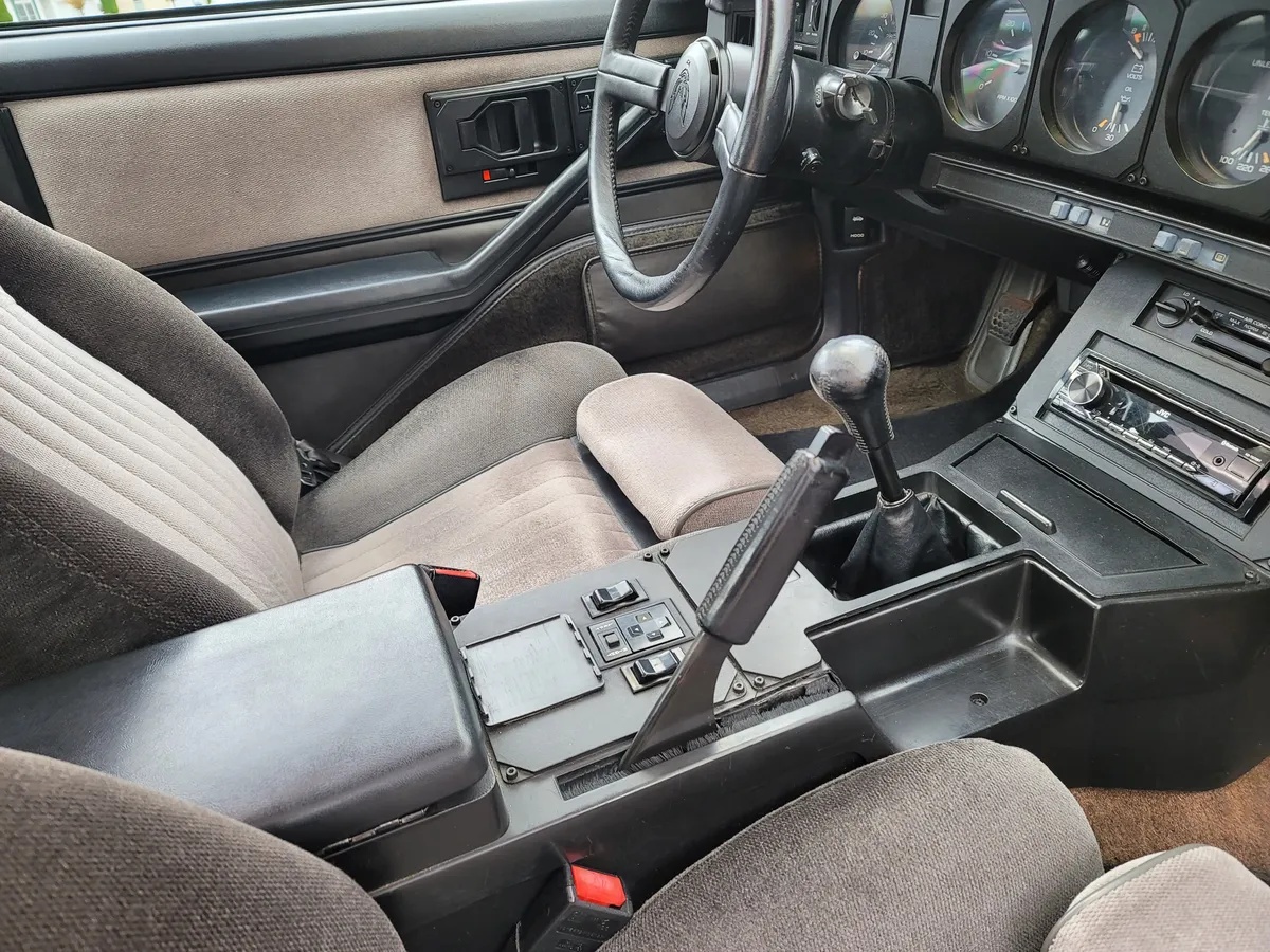 Pontiac-Firebird-1984-Red-Grey-2