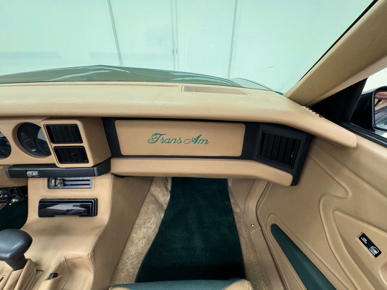 Pontiac-Firebird-1992-Dark-Jade-Green-Meta-Tan-15