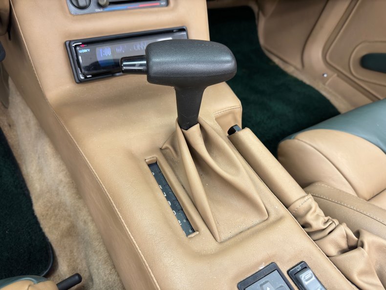 Pontiac-Firebird-1992-Dark-Jade-Green-Meta-Tan-16