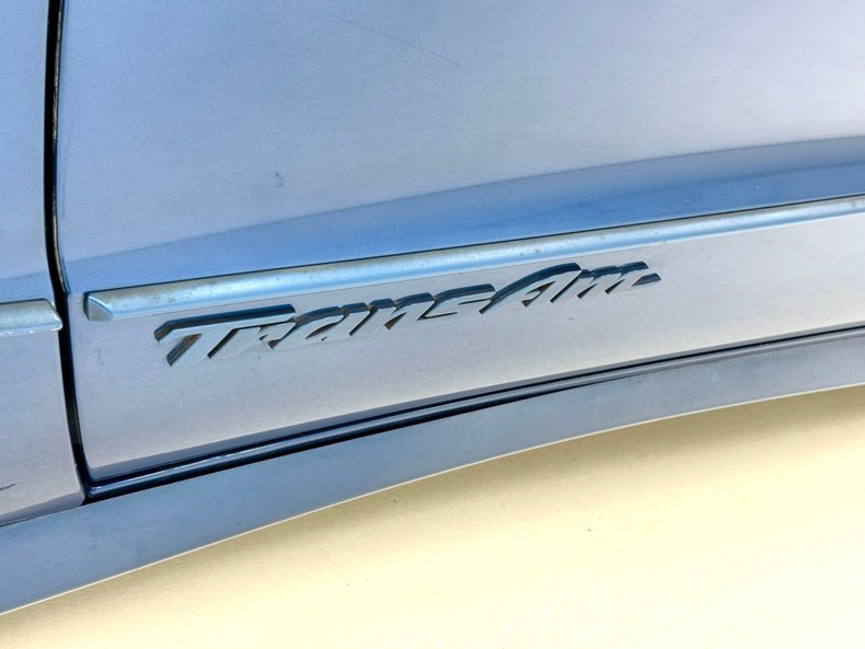 Pontiac-Firebird-1994-Quasar-Blue-Ebony-15