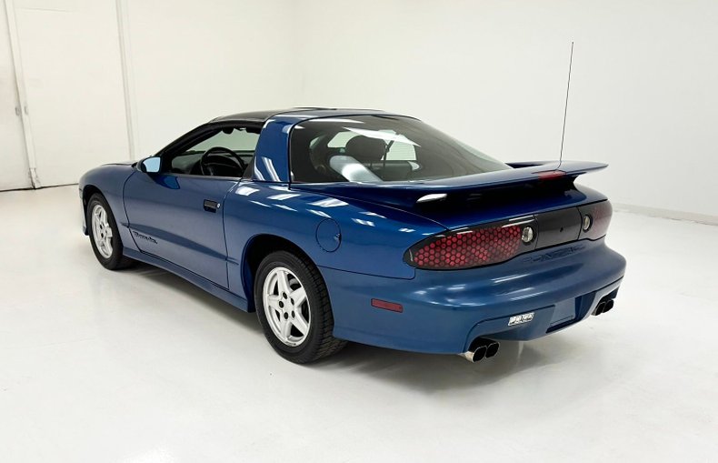 Pontiac-Firebird-1994-Quasar-Blue-Ebony-2
