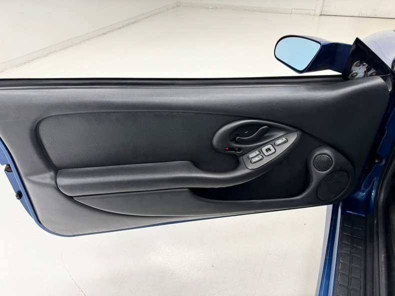 Pontiac-Firebird-1994-Quasar-Blue-Ebony-35