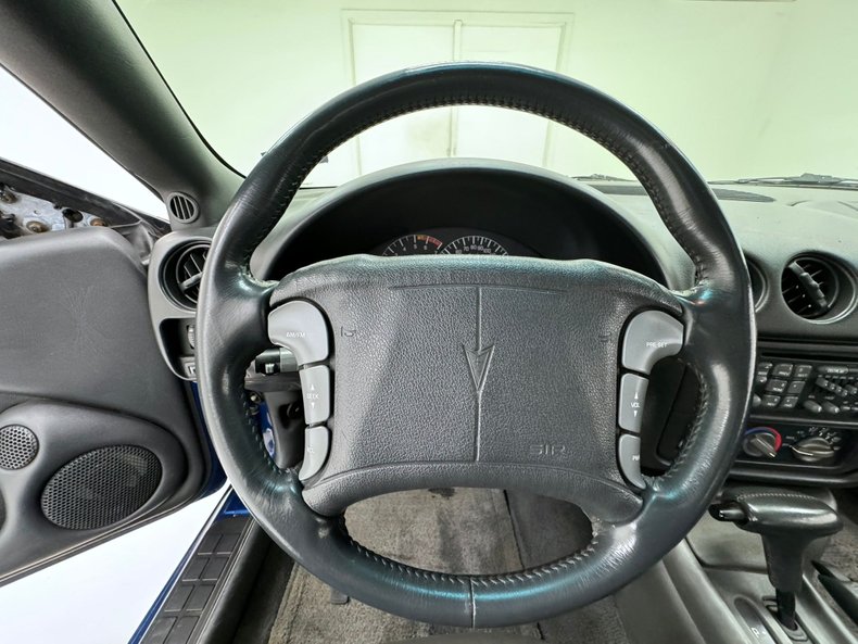 Pontiac-Firebird-1994-Quasar-Blue-Ebony-43