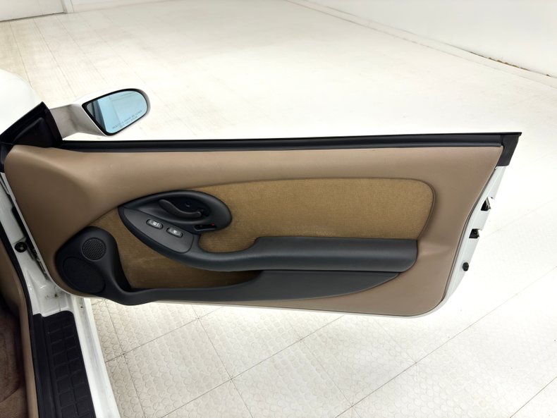 Pontiac-Firebird-1994-White-Tan-32