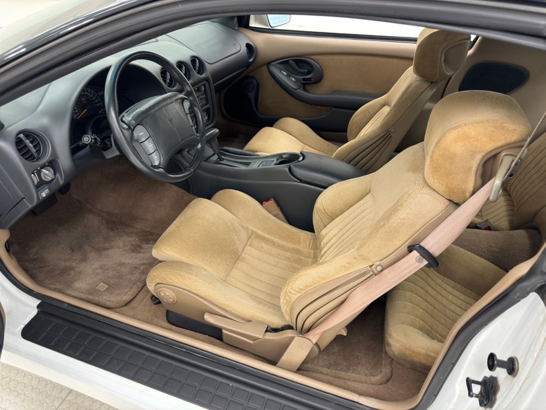 Pontiac-Firebird-1994-White-Tan-34