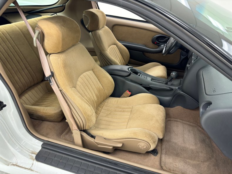 Pontiac-Firebird-1994-White-Tan-36
